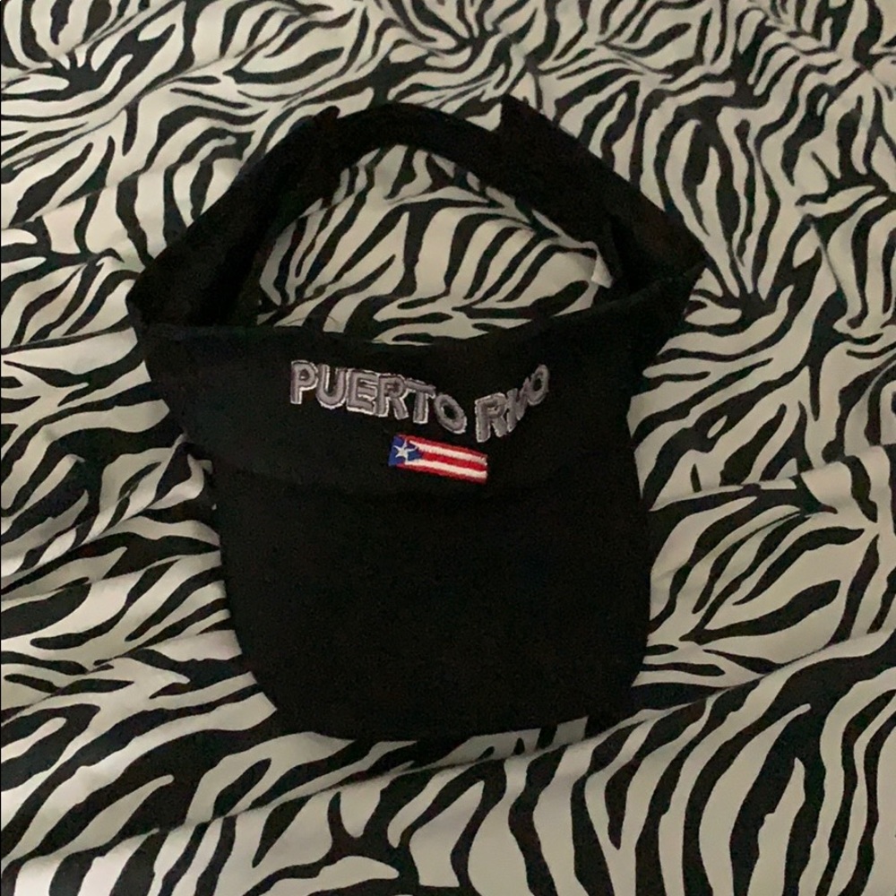 Puerto Rico letter print visor